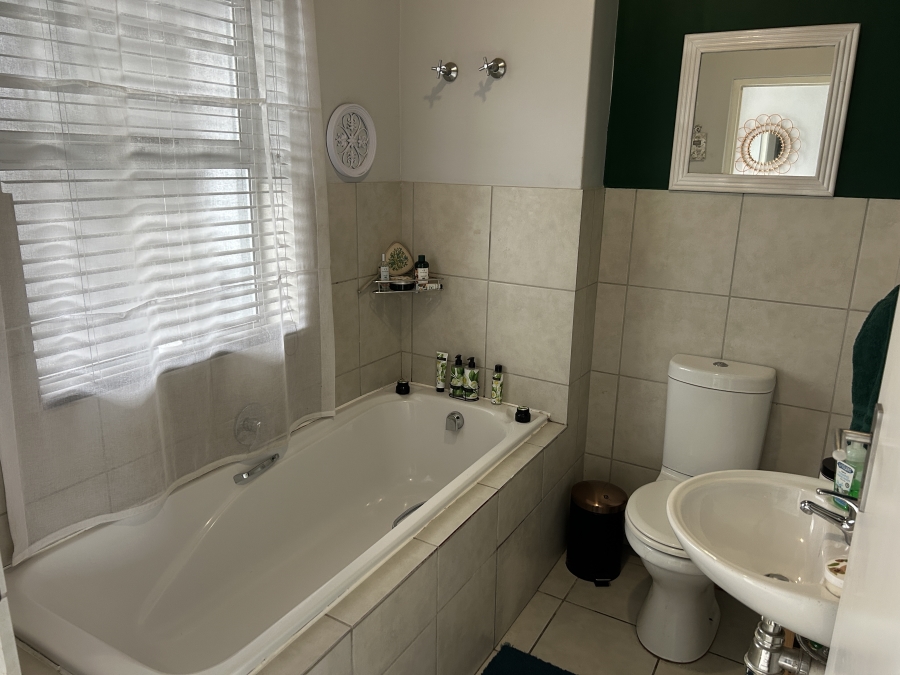 To Let 2 Bedroom Property for Rent in Sonkring Western Cape